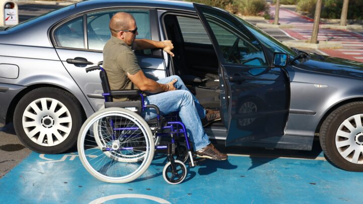 Conduite en fauteuil roulant : quels outils pour apprendre en sécurité ?